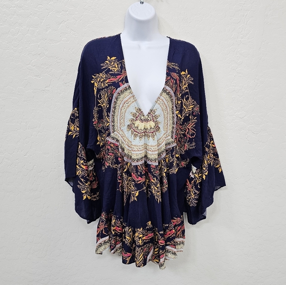 Free People Tops - NWOT Free People Blue Sunset Dreams Printed Tunic Top Small Bell Sleeve V-Neck